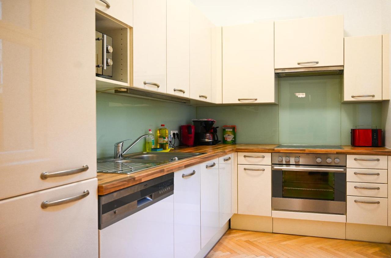 Bright Suite Universitaet Wien Viena Exterior foto